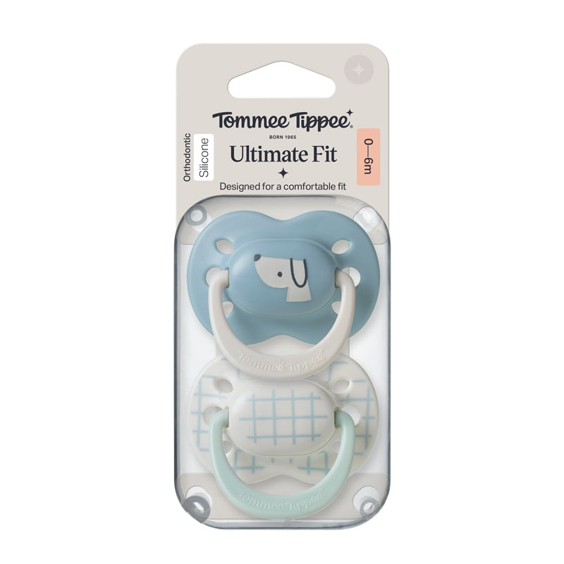 Tommee Tippee Chupeta Ultimate Fit para menino de 0 a 6 meses, pacote com 2 unidades, com protetor e bico de silicone.