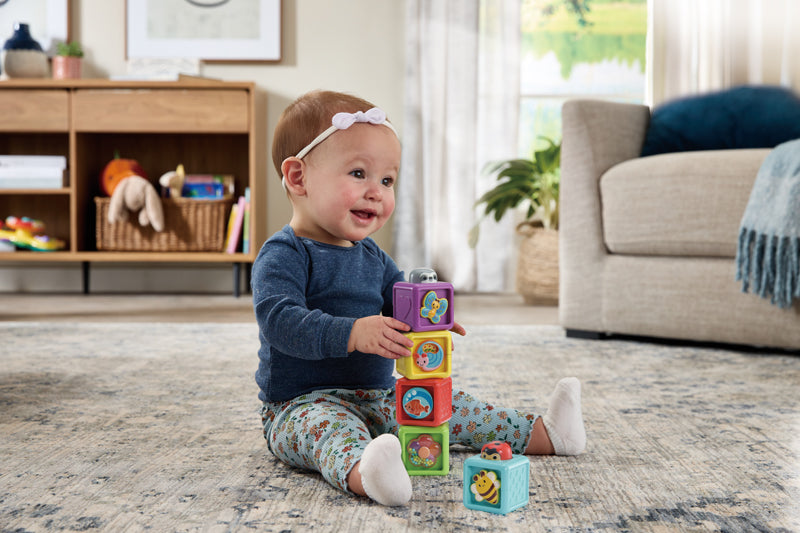 VTech Blocos de montar Pop-a-Blocks fortalecem as habilidades motoras finas e grossas