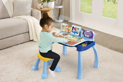 Mesa de Atividades e Aprendizado Interativo VTech Bluey com Banqueta – Brinquedo com Funções de Toque, Música e Arte (Para crianças de 3 a 6 anos)