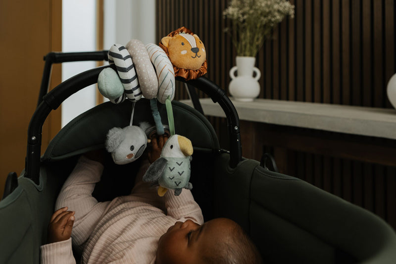 Nuby Espiral de Aventuras com Animais Envolve a alça da cadeirinha do carro ou a barra do carrinho de bebê
