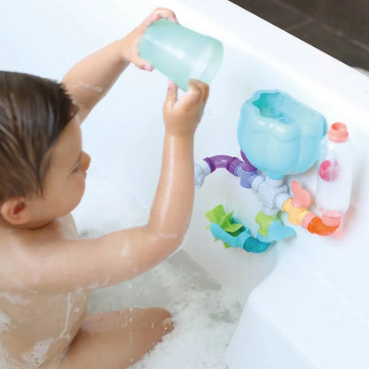 Nuby Copos Wacky Water Works para fixar o brinquedo com segurança na banheira.