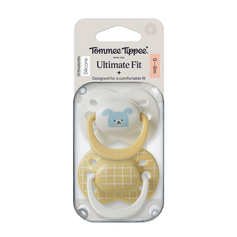 Tommee Tippee Chupeta Ultimate Fit para menino de 0 a 6 meses, pacote com 2 unidades, com protetor e bico de silicone.