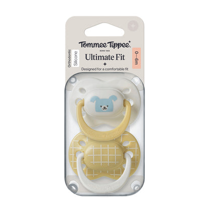 Tommee Tippee Chupeta Ultimate Fit para menino de 0 a 6 meses, pacote com 2 unidades, com protetor e bico de silicone.