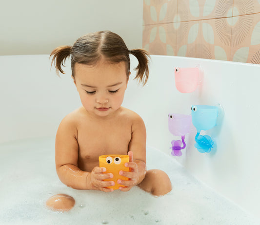 Vasos de juguete para baño Munchkin Water Falls, paquete de 4