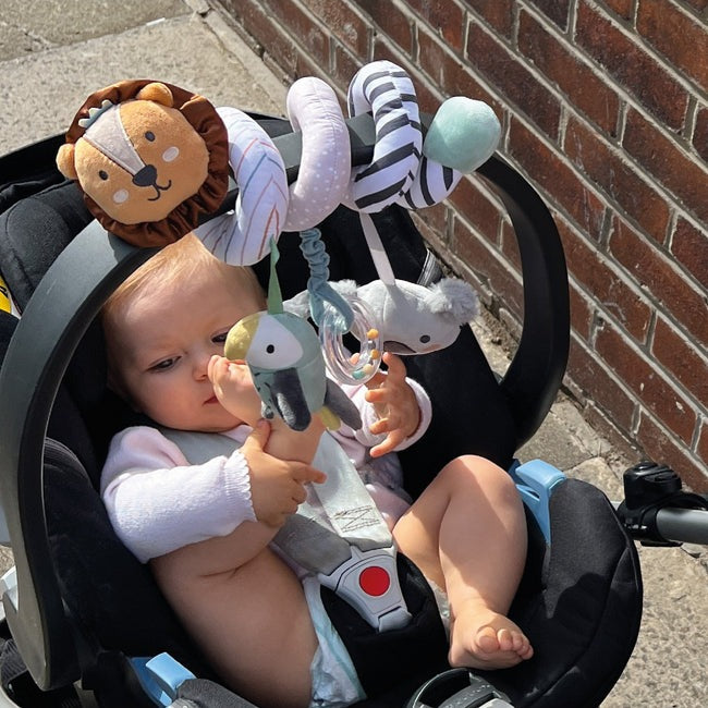 Nuby Espiral de Aventuras com Animais Envolve a alça da cadeirinha do carro ou a barra do carrinho de bebê