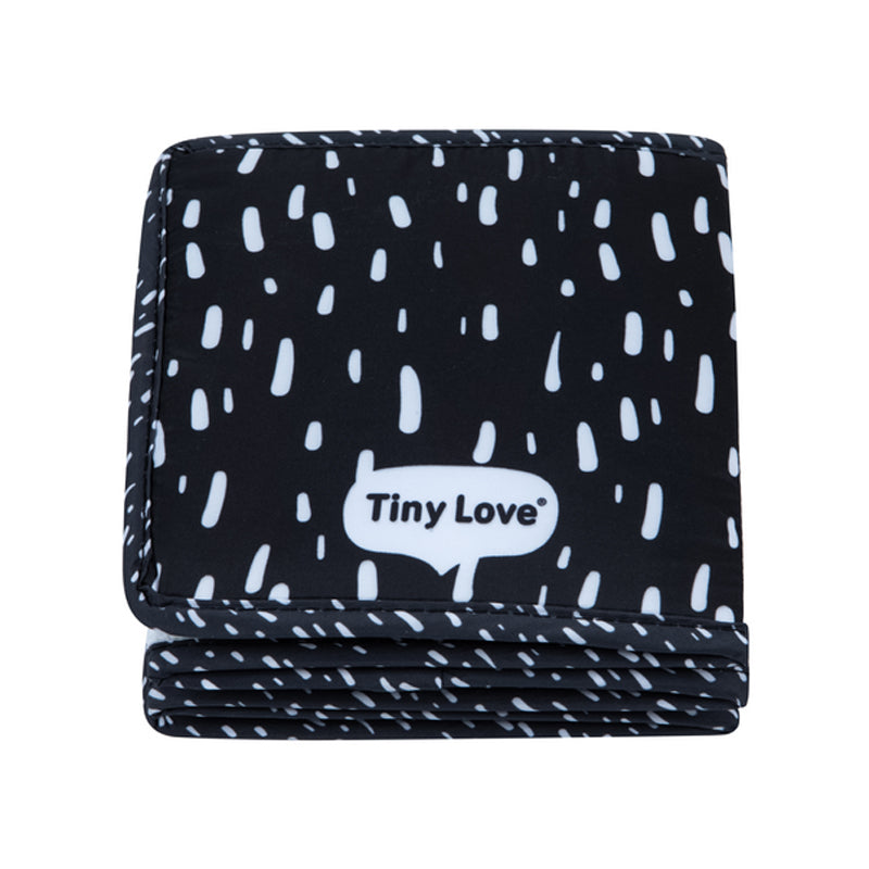 Tiny Love Primeiro livro frente e verso, preto e branco.