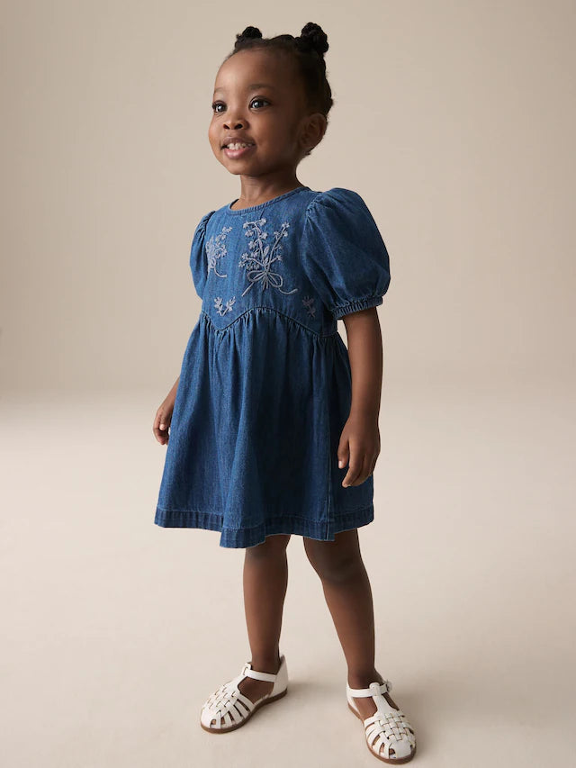 |Girl| Vestido Jeans Bordado Azul (3 meses a 8 anos)