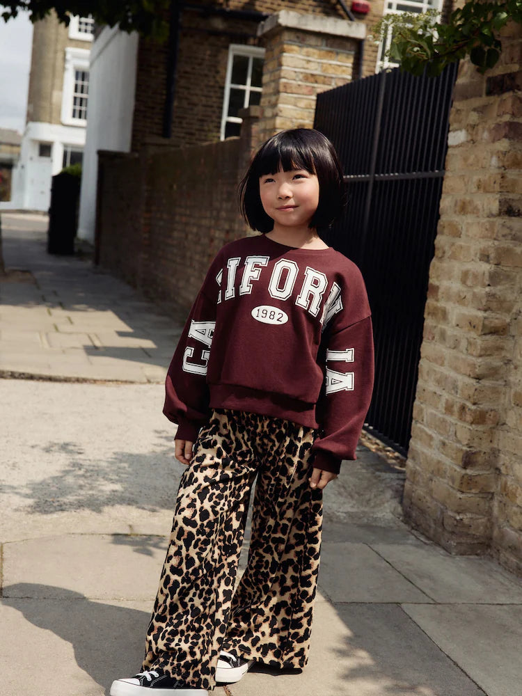 |BigGirl| Conjunto De Moletom Universitário Vermelho Bordô e Calças Largas Com Estampa Animal (3-16 anos)