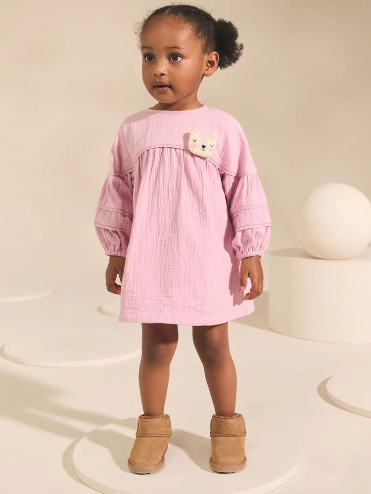 |Girl| Vestido Texturizado Rosa Com Personagem (3 meses a 8 anos)
