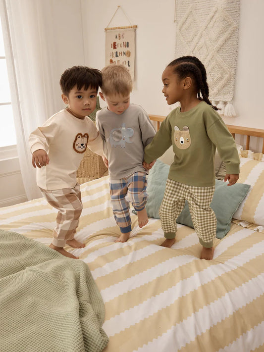 |Gutt| Sett med 3 pysjamaser med rutete dyretrykk i olivengrønt, beige og naturhvitt (9 måneder til 8 år)