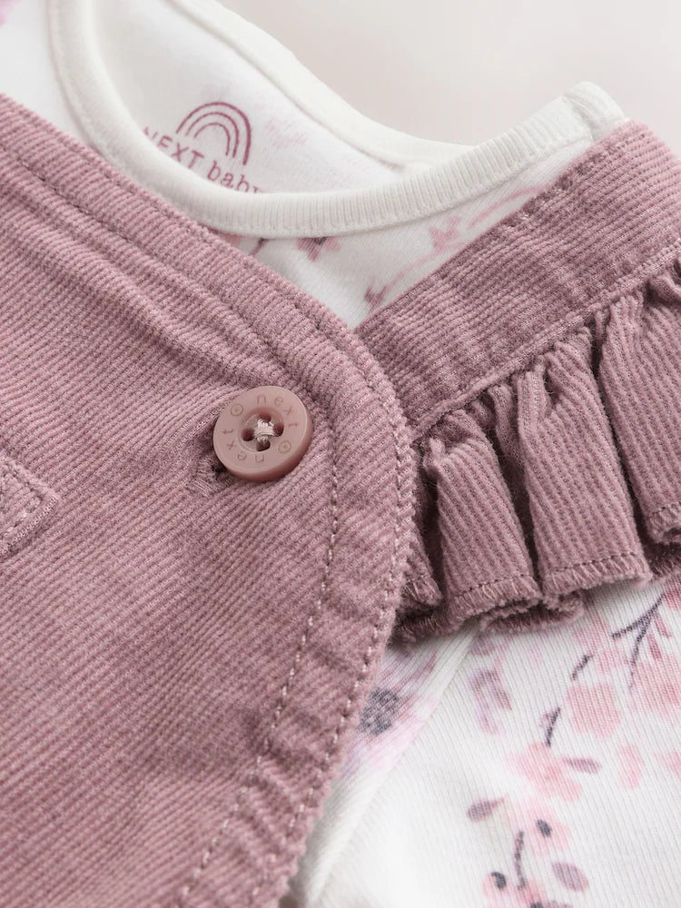 |BabyGirl| Conjunto De 3 Peças Para Bebê: Macacão, Body De Manga Comprida e Meia-Calça em veludo cotelê roxo e branco.