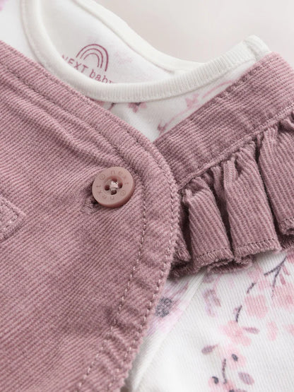 |BabyGirl| Conjunto De 3 Peças Para Bebê: Macacão, Body De Manga Comprida e Meia-Calça em veludo cotelê roxo e branco.