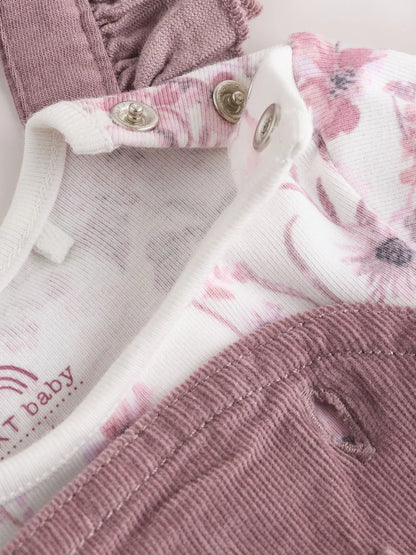 |BabyGirl| Conjunto De 3 Peças Para Bebê: Macacão, Body De Manga Comprida e Meia-Calça em veludo cotelê roxo e branco.