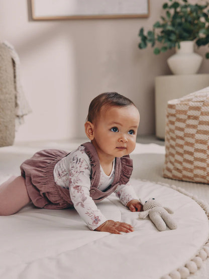 |BabyGirl| Conjunto De 3 Peças Para Bebê: Macacão, Body De Manga Comprida e Meia-Calça em veludo cotelê roxo e branco.