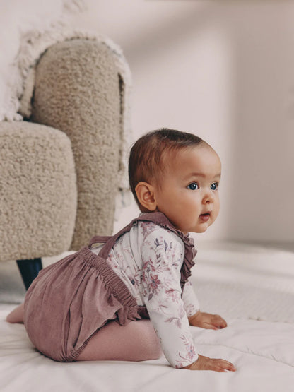 |BabyGirl| Conjunto De 3 Peças Para Bebê: Macacão, Body De Manga Comprida e Meia-Calça em veludo cotelê roxo e branco.