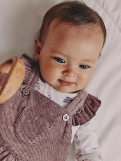 |BabyGirl| Conjunto De 3 Peças Para Bebê: Macacão, Body De Manga Comprida e Meia-Calça em veludo cotelê roxo e branco.
