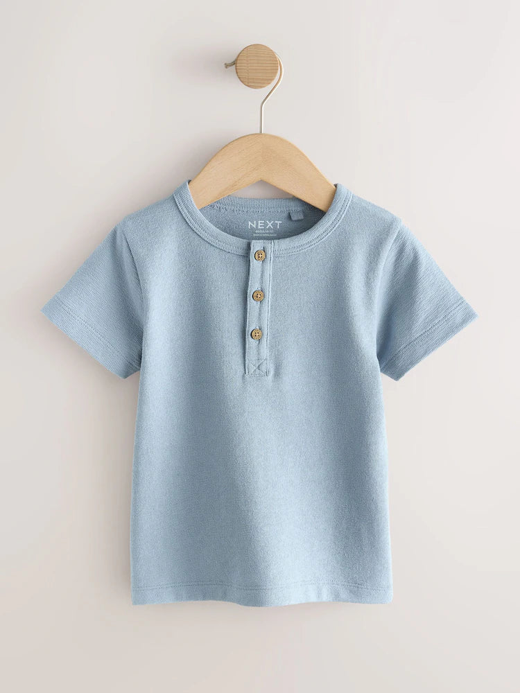 |Boy| Camiseta Azul Clara De Manga Curta Com Gola Henley (3 meses a 7 anos)