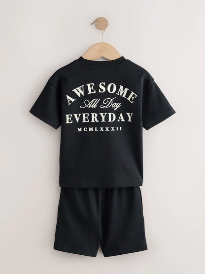 |Boy| Conjunto De Camiseta De Manga Curta e Shorts Com Estampa De Slogan Nas Costas Em preto e creme (2 peças)