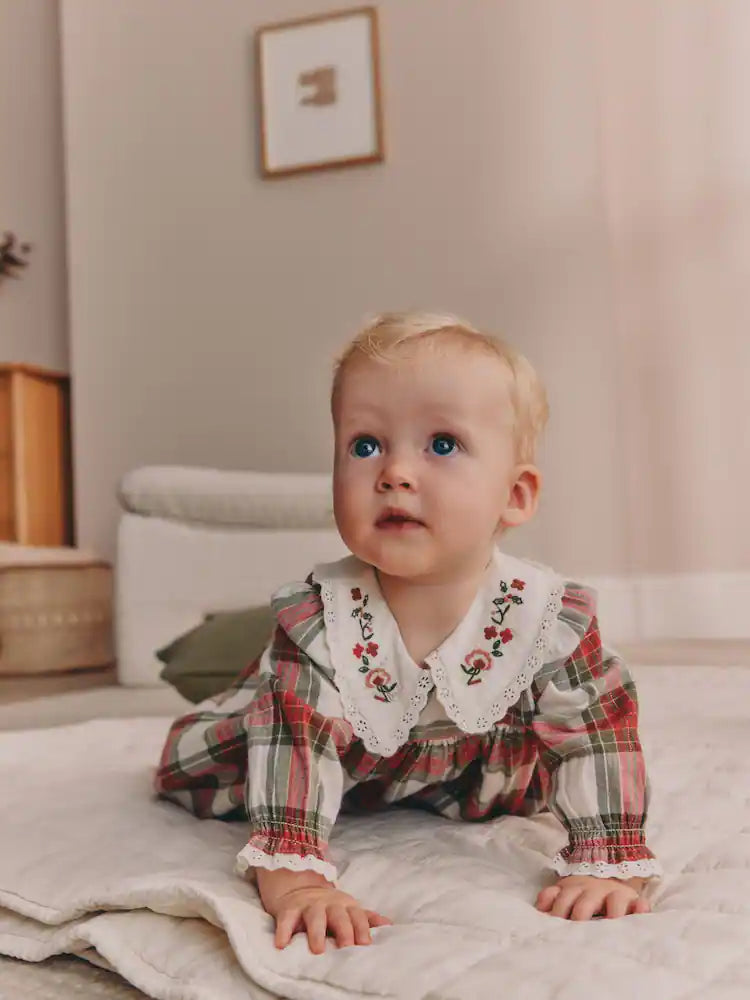 |BabyGirl| Conjunto De 2 Peças Para Bebê: Vestido Xadrez Cru e Vermelho e Meia-Calça (0 meses a 2 anos)