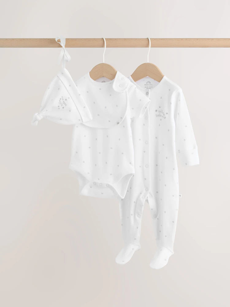 |BabyGirl| Conjunto De 4 Peças Para Bebê: Macacão, Body, Touca e Babador Brancos (0-9 meses)