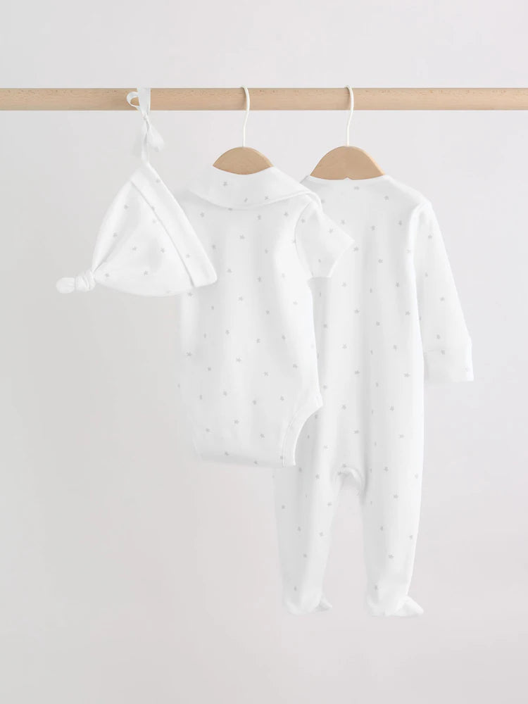 |BabyGirl| Conjunto De 4 Peças Para Bebê: Macacão, Body, Touca e Babador Brancos (0-9 meses)
