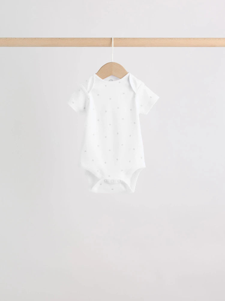 |BabyGirl| Conjunto De 4 Peças Para Bebê: Macacão, Body, Touca e Babador Brancos (0-9 meses)