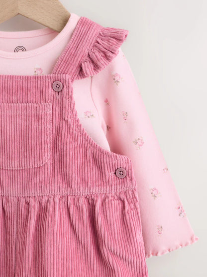 |BabyGirl| Conjunto De Bebê De 2 Peças: jardineira e Body Rosa De Veludo Cotelê (0 meses a 2 anos)