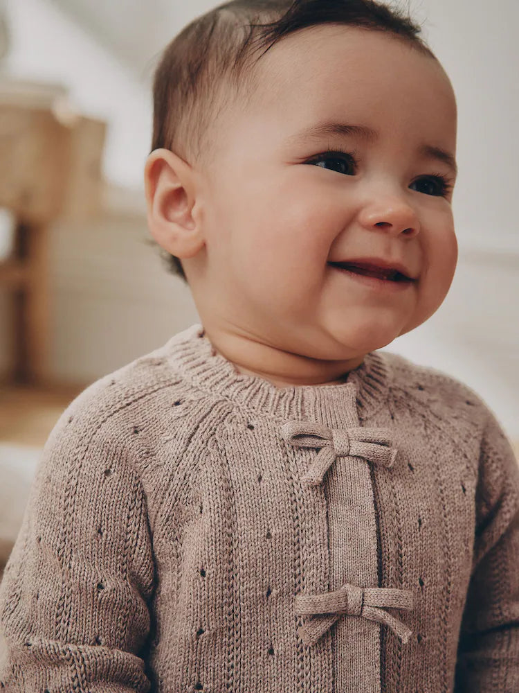 |BabyGirl| Conjunto De 2 Peças Para Bebê: Casaquinho De Tricô Marrom-Chocolate Com Babados e laço + legging (0 meses a 2 anos)