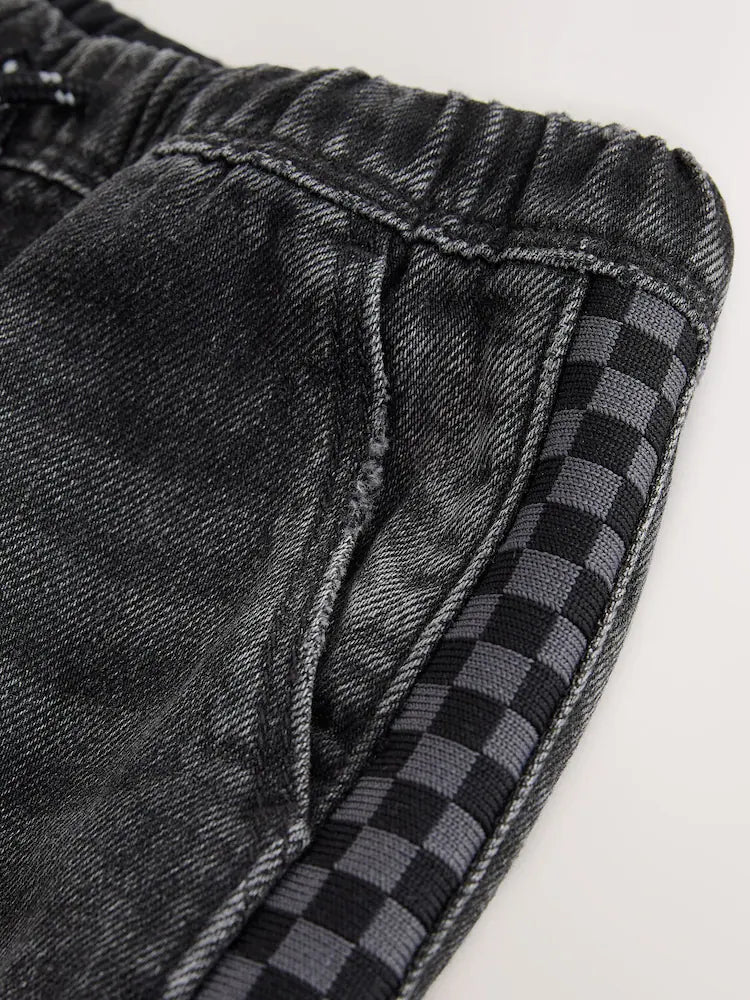 |Boy| Calça Jeans Cinza com Modelagem Larga e Faixa Lateral em Xadrez (3 meses a 7 anos)