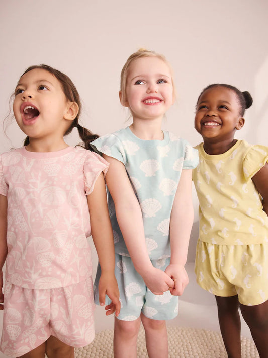 |Girl| Conjunto De 3 Pijamas Curtos Com Estampa De Conchas Em Azul e Amarelo (9 meses a 12 anos)