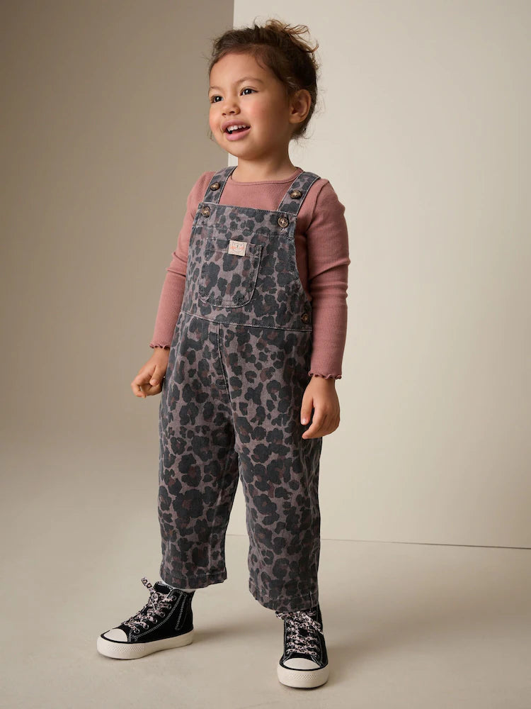 |Girl| Jardineira Jeans Com Estampa Animal (3 meses a 7 anos)