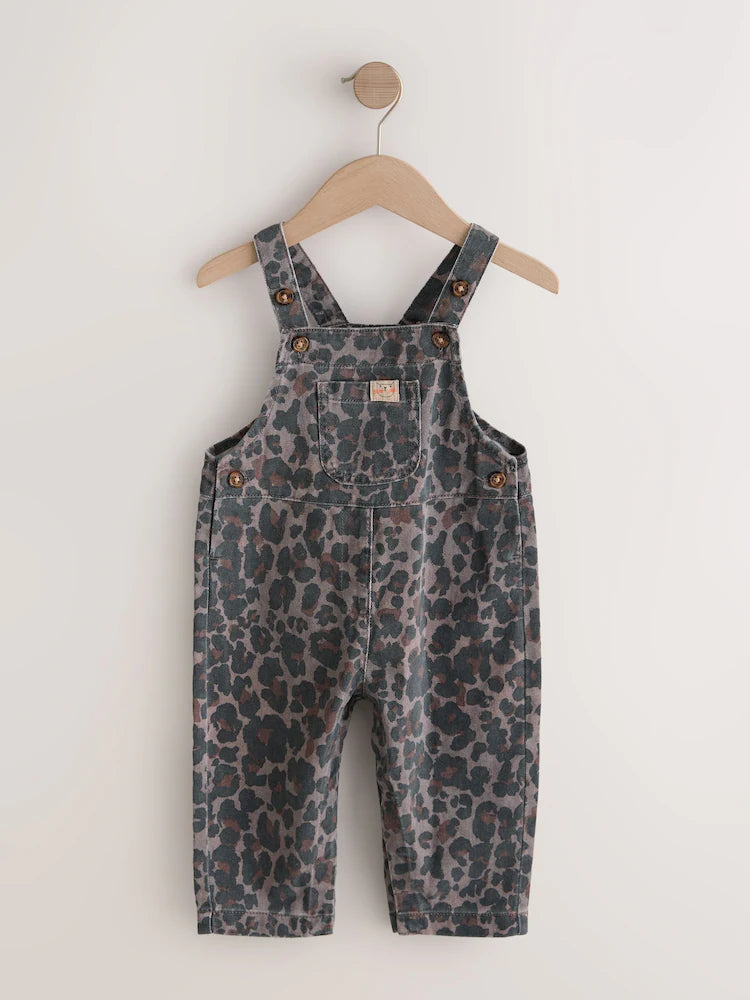 |Girl| Jardineira Jeans Com Estampa Animal (3 meses a 7 anos)