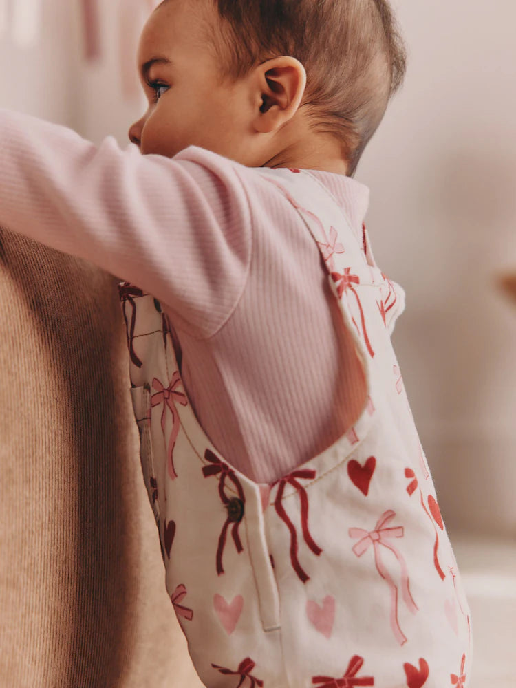 |BabyGirl| Conjunto De Jardineira e Body Para Bebê Com Laços Creme/Rosa (2 peças, 0 meses a 3 anos)