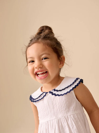 |Girl| Vestido Branco Com Gola De Sianinha (3 meses a 8 anos)