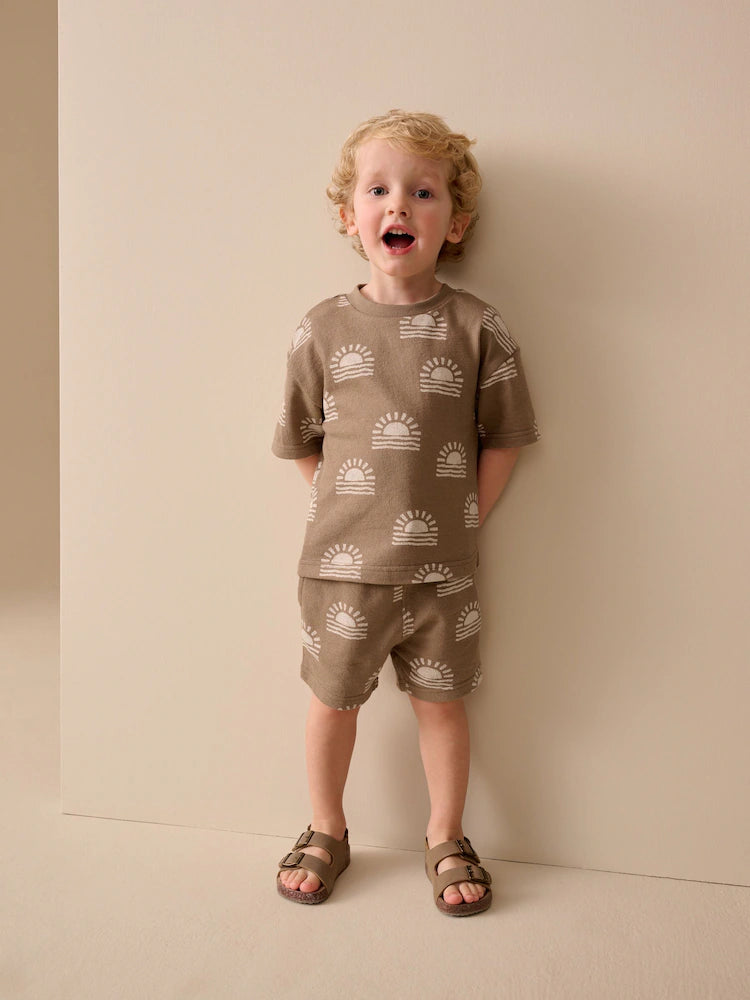 |Boy| Conjunto De Camiseta De Manga Curta e Shorts Com Estampa Total Brown Sun (3 meses a 7 anos)