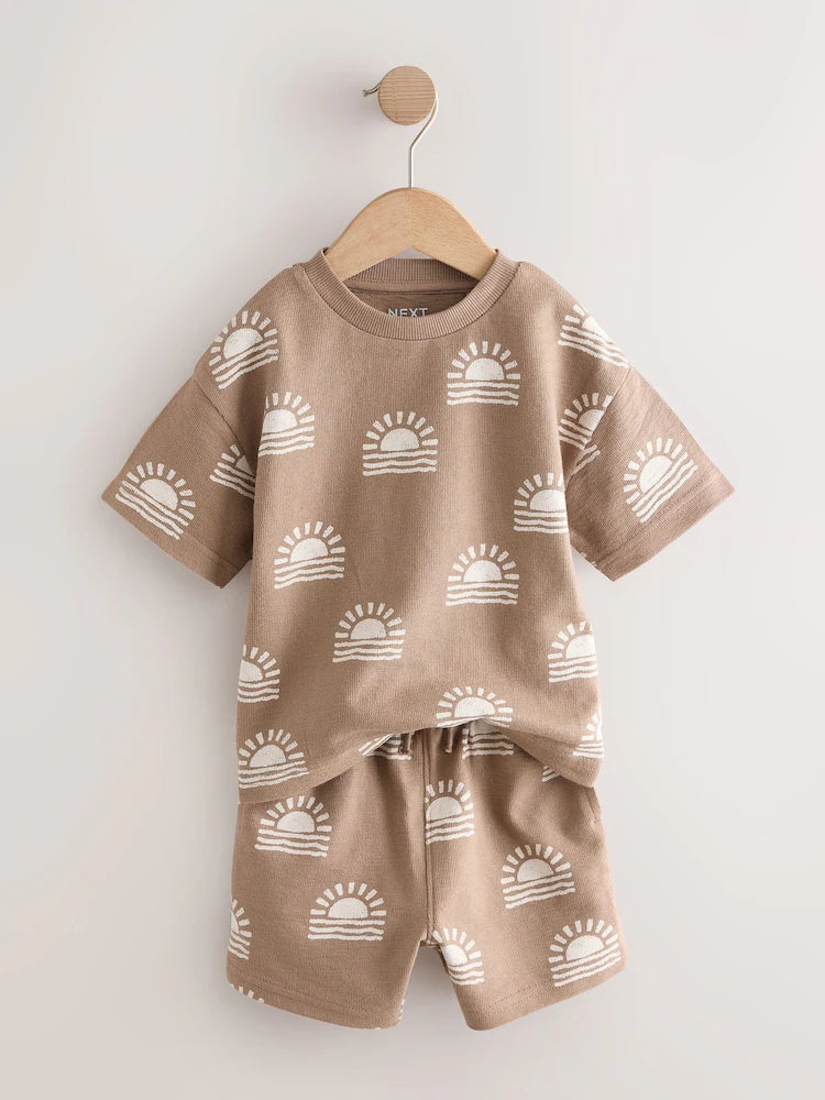 |Boy| Conjunto De Camiseta De Manga Curta e Shorts Com Estampa Total Brown Sun (3 meses a 7 anos)