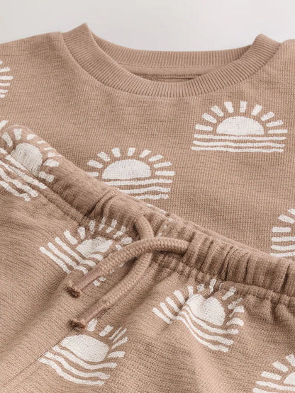 |Boy| Conjunto De Camiseta De Manga Curta e Shorts Com Estampa Total Brown Sun (3 meses a 7 anos)