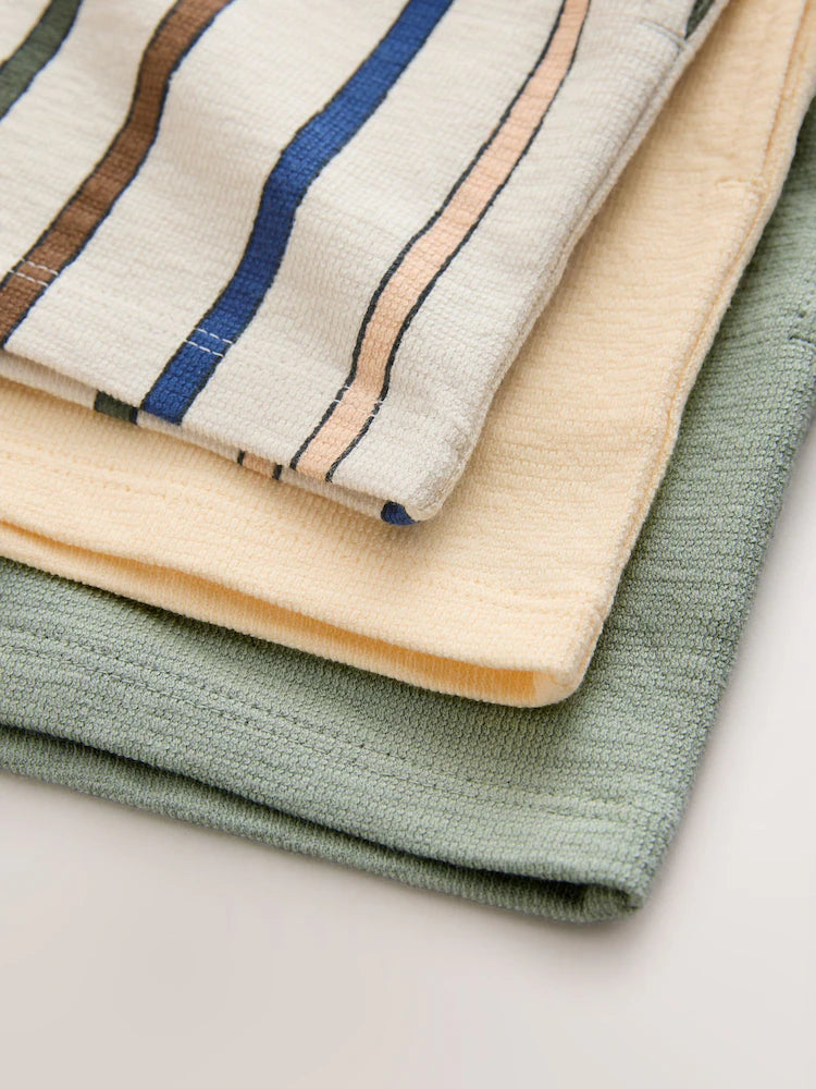 |Boy| Kit com 3 Shorts Texturizados com Listras em Verde-Sálvia, Amarelo-Suave e Tons Pastel (3 meses a 7 anos)