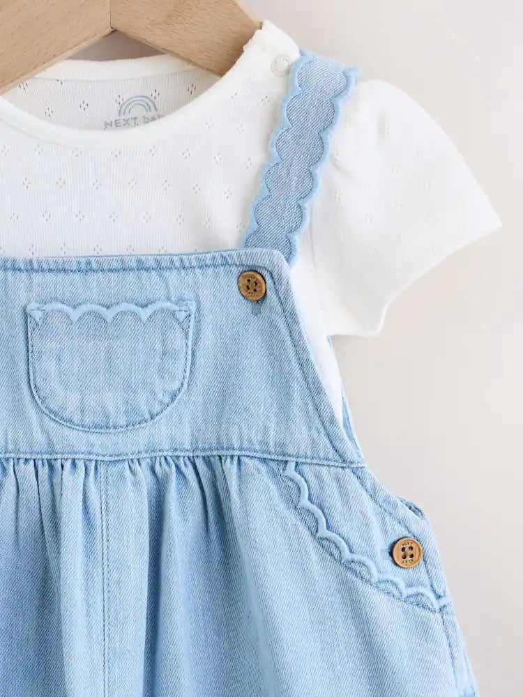 |BabyGirl| Conjunto De Jardineira e Body Bordados Em Azul Jeans Para Bebês (0 meses a 3 anos).