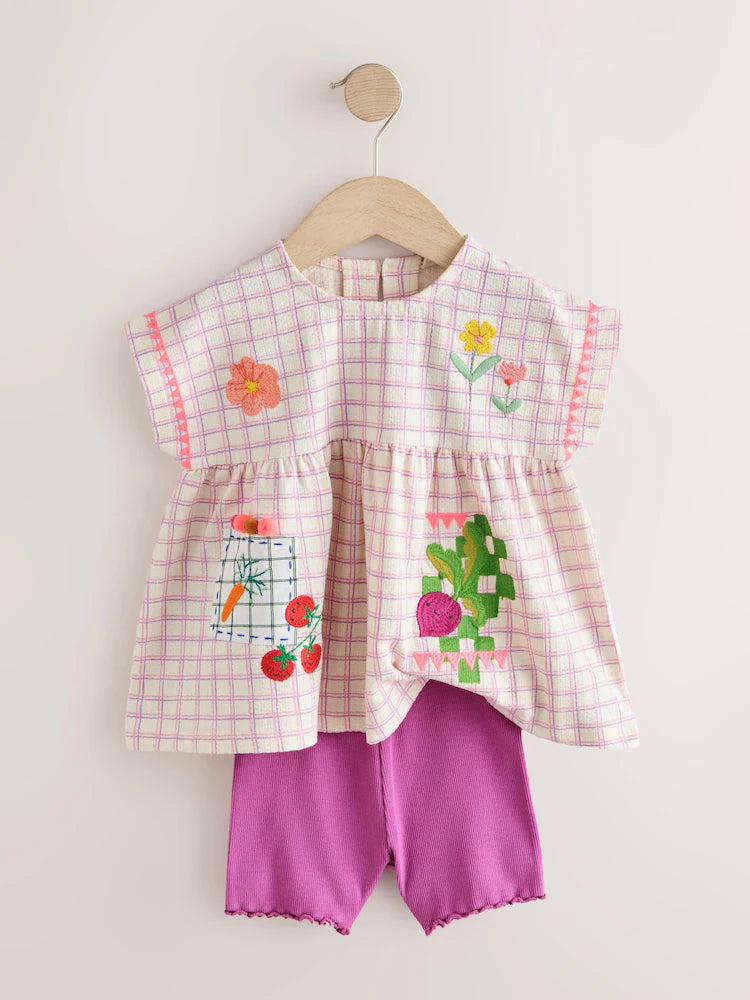 |Girl| Conjunto de Blusa Peplum com Bordado de Frutas Roxas e Shorts Ciclista (3 meses a 7 anos)