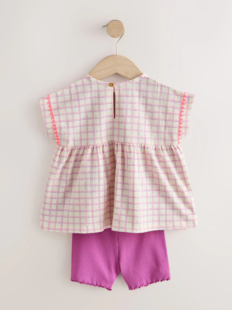 |Girl| Conjunto de Blusa Peplum com Bordado de Frutas Roxas e Shorts Ciclista (3 meses a 7 anos)