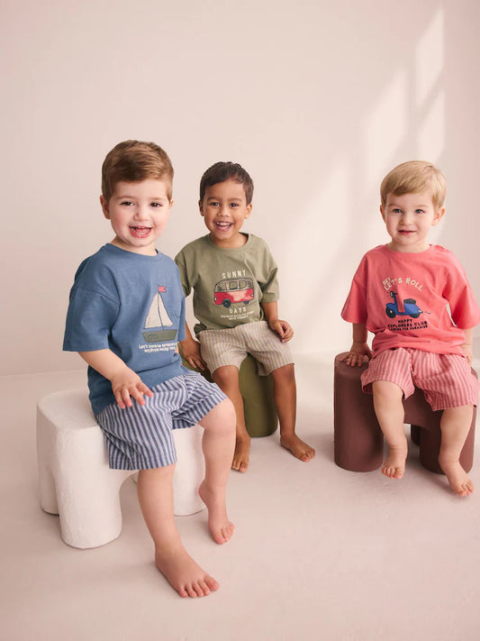 |Boy| Conjunto Com 3 Pijamas Curtos Nas Cores Azul, Verde e Coral (9 meses a 8 anos)