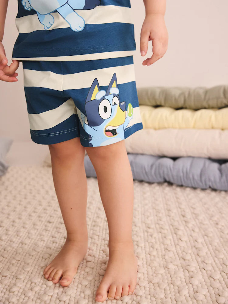 |Boy| Conjunto De 2 Pijamas Curtos Bluey Nas Cores Azul e Branco (12 meses a 8 anos)