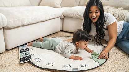 Tiny Love Gymini clássico preto e branco