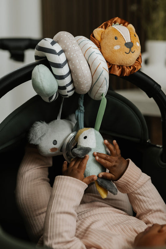 Nuby Espiral de Aventuras com Animais Envolve a alça da cadeirinha do carro ou a barra do carrinho de bebê