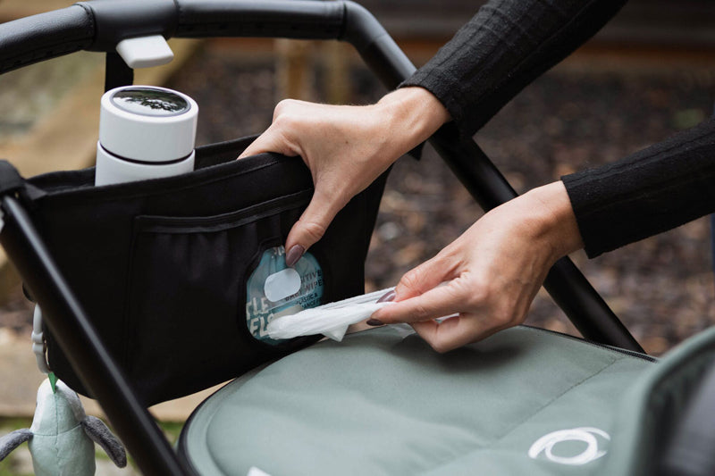 Nuby Organizador de Carrinho de Bebê Strap and go - ajustável para se adaptar à maioria dos carrinhos.