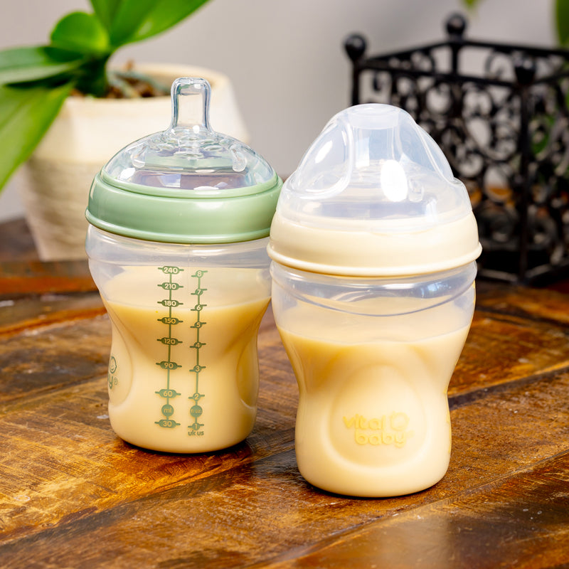 Vital Baby Mamadeira Nurture com design semelhante ao seio materno, 240ml, pacote com 2 unidades.