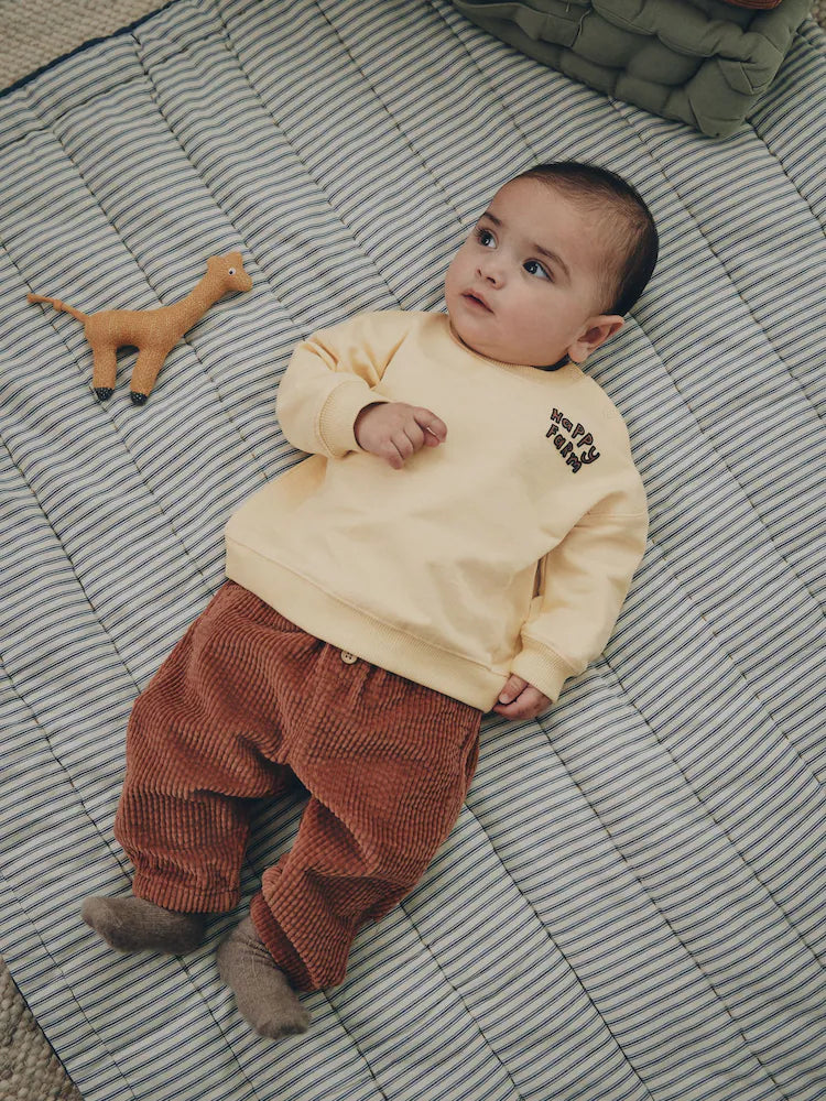 |BabyBoy| Conjunto De 2 Peças Para Bebê: Moletom Amarelo Com Estampa De Fazenda e Calça de veludo cotelê (0 meses a 2 anos)