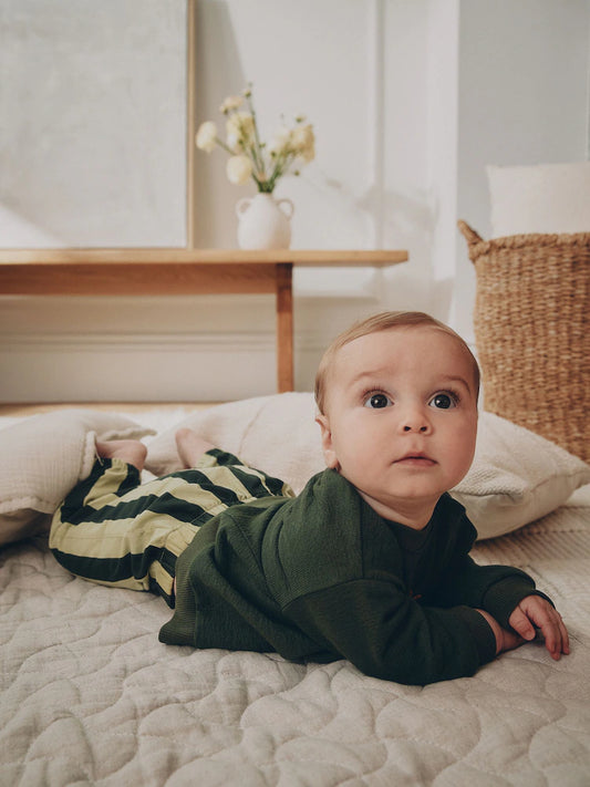 |BabyBoy| Conjunto de Bebê com Listras Verdes: Moletom e Calça (0 meses a 2 anos)