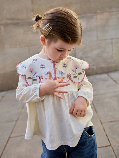|Girl| Blusa De Gola e Manga Longa Na Cor Creme Com Flores Bordadas (3 meses a 7 anos)